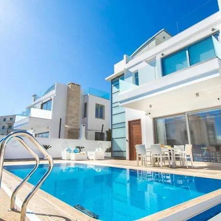 Διαμέρισμα Oceanview Luxury 138 *